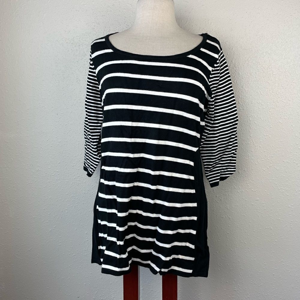 EUC Passports Womens 3/4 Sleeve Black and White Stripped Top Size L